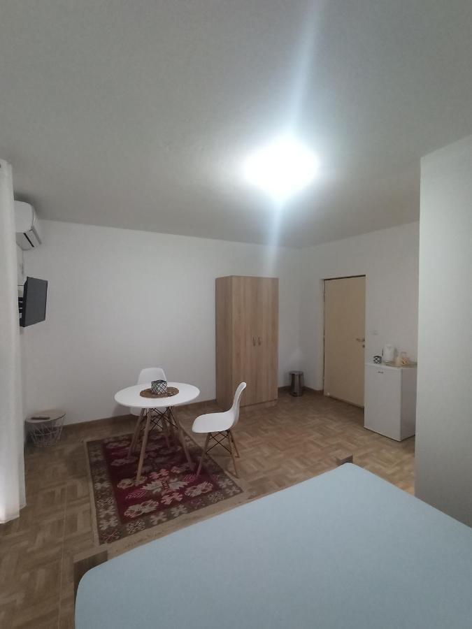 Lastva Holliday Rooms بودفا المظهر الخارجي الصورة