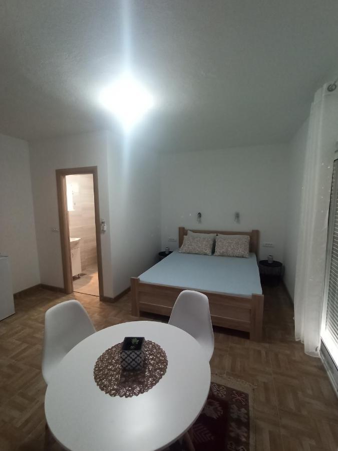 Lastva Holliday Rooms بودفا المظهر الخارجي الصورة