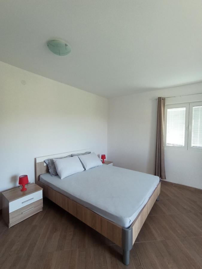 Lastva Holliday Rooms بودفا المظهر الخارجي الصورة