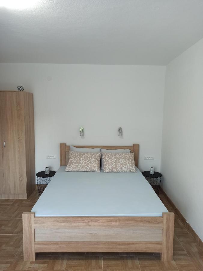 Lastva Holliday Rooms بودفا المظهر الخارجي الصورة