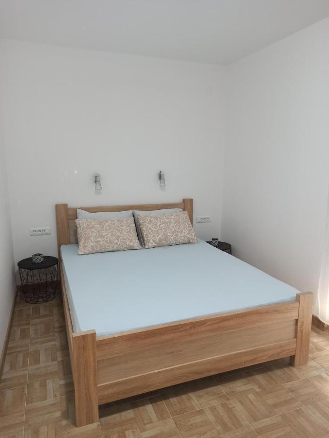 Lastva Holliday Rooms بودفا المظهر الخارجي الصورة