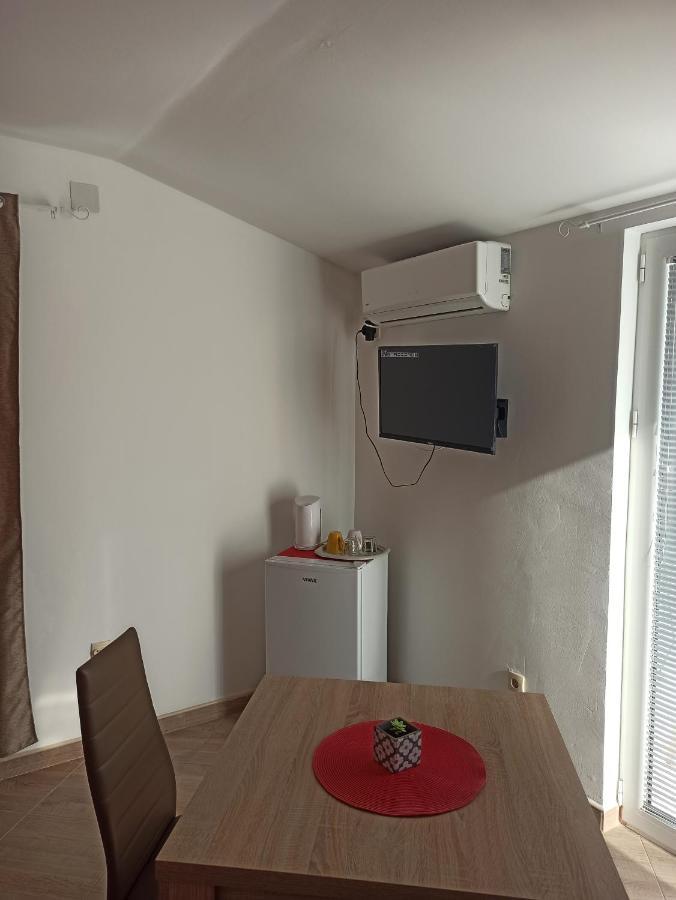 Lastva Holliday Rooms بودفا المظهر الخارجي الصورة