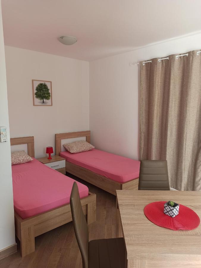 Lastva Holliday Rooms بودفا المظهر الخارجي الصورة