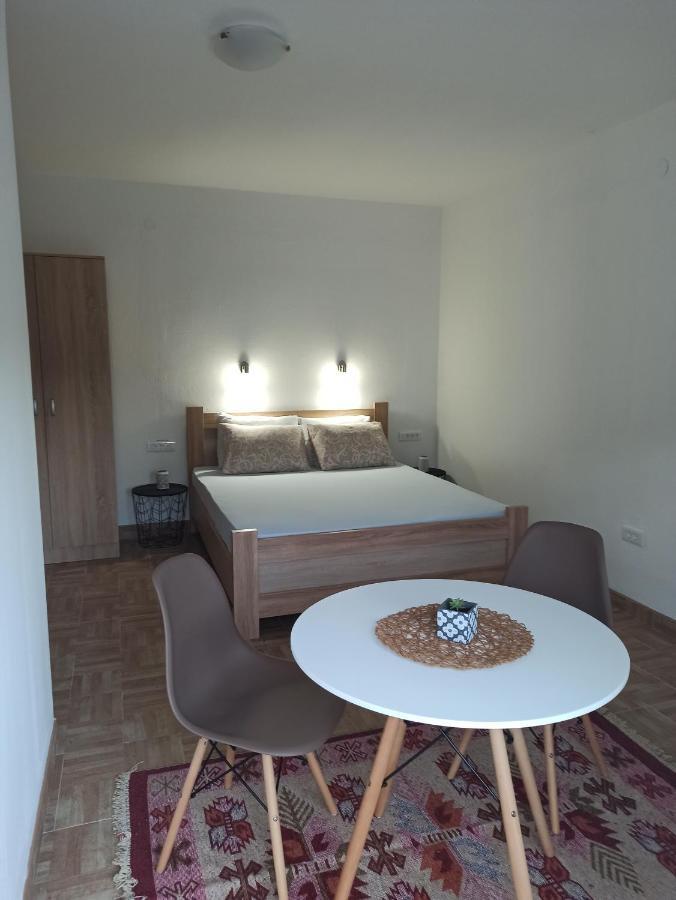 Lastva Holliday Rooms بودفا المظهر الخارجي الصورة