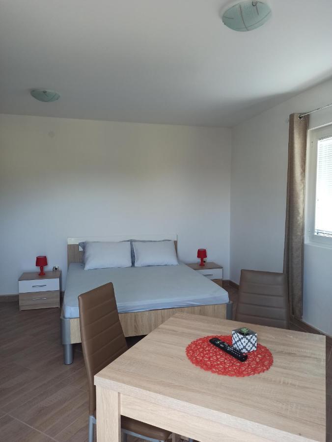 Lastva Holliday Rooms بودفا المظهر الخارجي الصورة