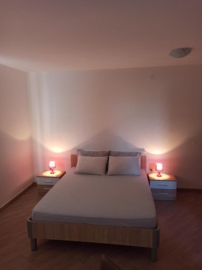 Lastva Holliday Rooms بودفا المظهر الخارجي الصورة